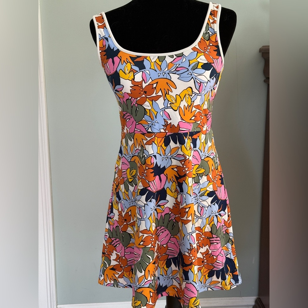 Floral Scoop-Neck Sleeveless A-Line Dress in Multi